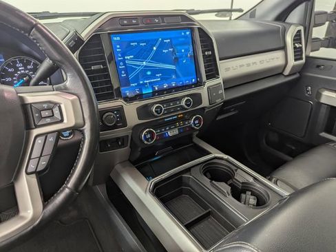 Used 2022 Ford F250 Lariat w/ Black Appearance Package image 14