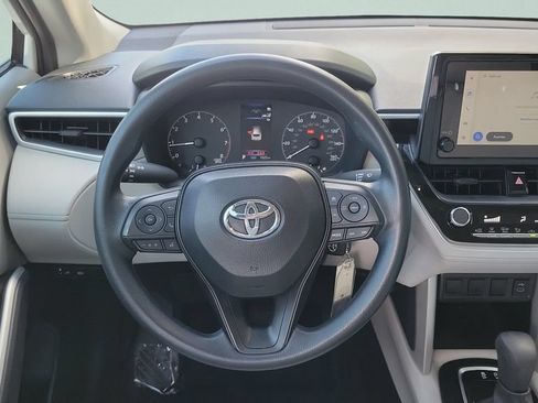 Certified 2025 Toyota Corolla Cross L FWD image 11