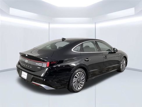 Used 2026 Hyundai Sonata SEL FWD image 13