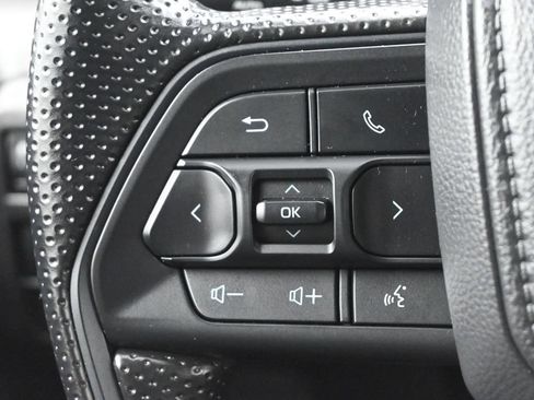 Used 2024 Toyota Tacoma SR5 AWD/4WD image 6