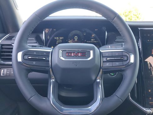 New 2025 GMC Acadia Elevation image 23