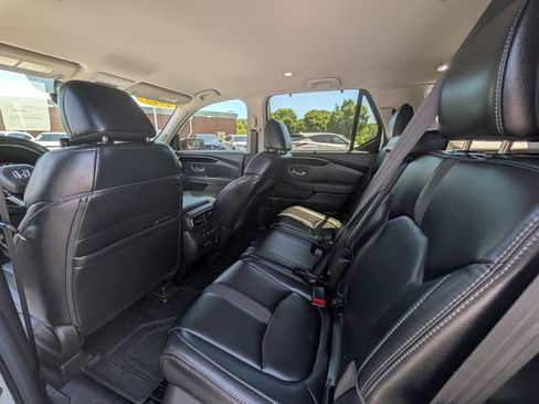 Used 2025 Honda Pilot EX-L image 43