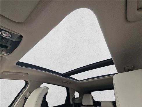 Used 2025 Kia Sportage EX w/ Premium Package image 16