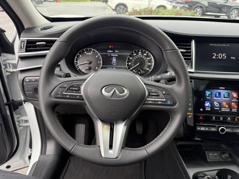 Certified 2025 INFINITI QX50 Luxe image 18