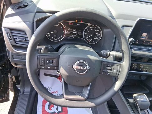 Used 2026 Nissan Rogue S FWD image 15