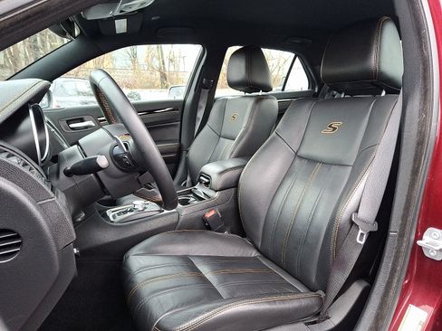 Used 2019 Chrysler 300 S w/ 300S Alloy Package image 11