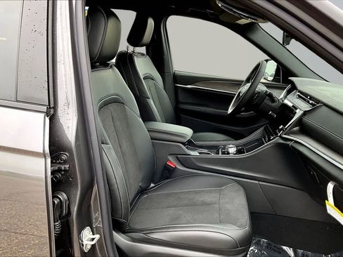 New 2026 Jeep Grand Cherokee L 4WD image 11