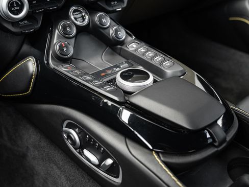 Used 2020 Aston Martin V8 Vantage Coupe image 30