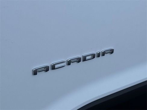 Certified 2023 GMC Acadia SLE w/ Driver Convenience Package image 30