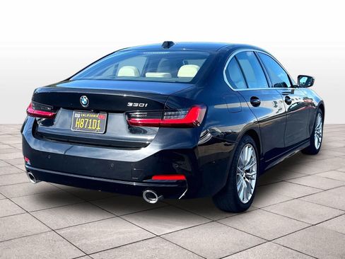 Used 2024 BMW 330i Sedan w/ Convenience Package RWD image 9