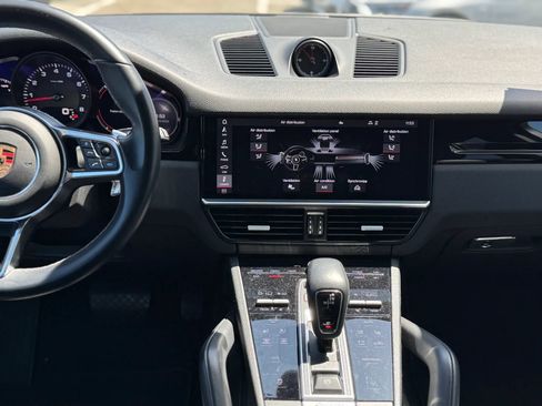 Used 2020 Porsche Cayenne AWD/4WD image 12