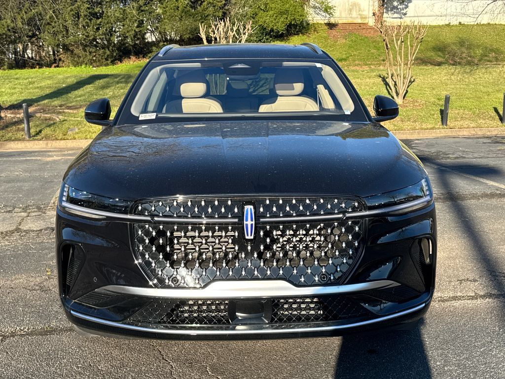 Used 2025 Lincoln Nautilus Reserve AWD/4WD image 4