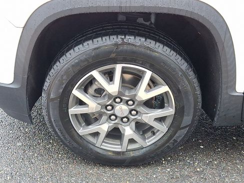 Used 2021 GMC Acadia SLE image 10