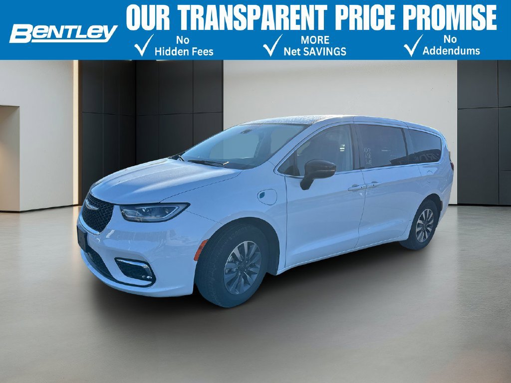 Used 2024 Chrysler Pacifica Limited FWD image 1