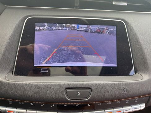 Used 2019 Cadillac XT4 Premium Luxury FWD image 2