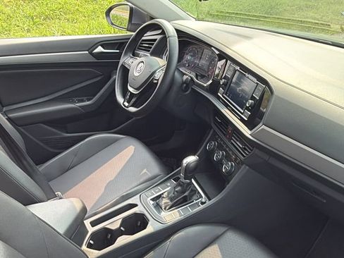 Used 2019 Volkswagen Jetta SE FWD image 22
