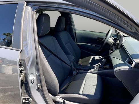Used 2025 Toyota Corolla LE w/ Convenience Package FWD image 8
