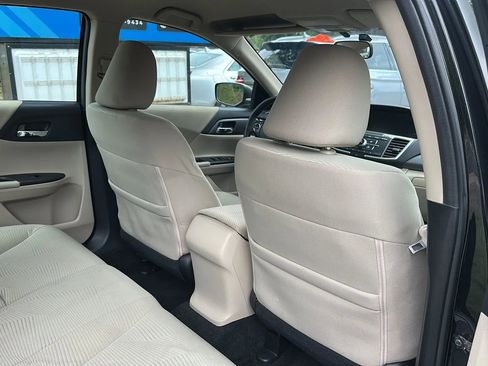 Used 2015 Honda Accord LX image 17