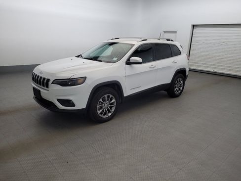 Used 2020 Jeep Cherokee Latitude Plus AWD/4WD image 2