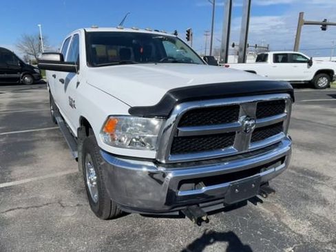 Used 2018 RAM 3500 Tradesman w/ Chrome Appearance Group AWD/4WD image 4