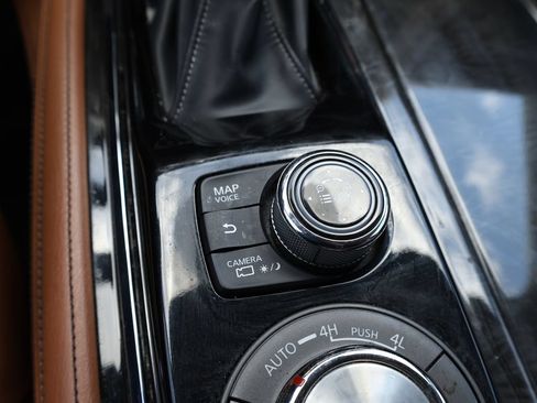 Used 2020 INFINITI QX80 Limited AWD/4WD image 32