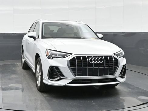 Used 2024 Audi Q3 2.0T Premium Plus w/ Premium Plus Package image 11