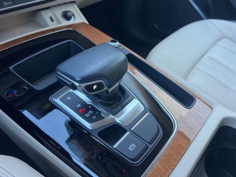 Used 2022 Audi Q5 2.0T Premium w/ Convenience Package image 25
