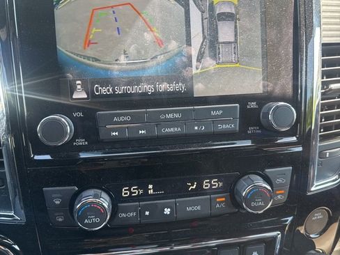 Used 2023 Nissan Titan Platinum Reserve w/ Moonroof Package image 9