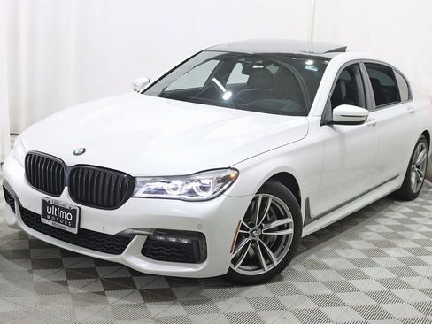 Used 2019 BMW 750i xDrive w/ M Sport Package image 5