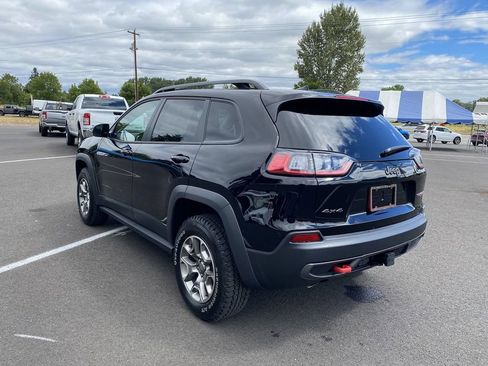 Used 2022 Jeep Cherokee Trailhawk w/ Sun, Sound & Nav Group AWD/4WD image 3