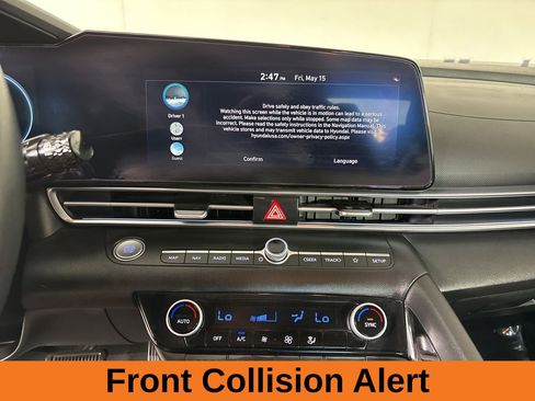 Used 2025 Hyundai Elantra SEL FWD image 14