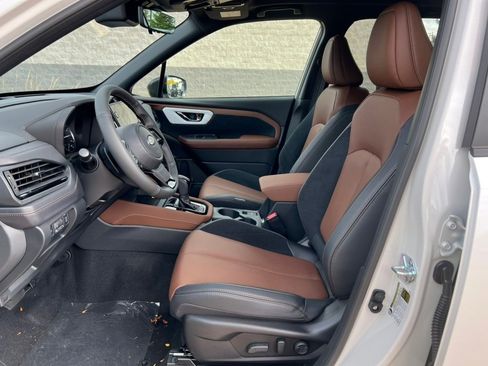 New 2025 Subaru Forester Touring image 4