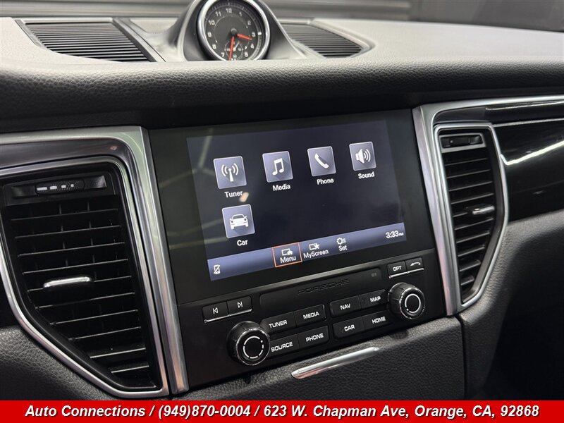 Used 2018 Porsche Macan AWD/4WD image 18