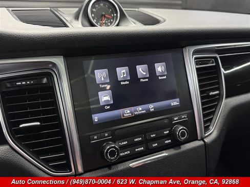 Used 2018 Porsche Macan AWD/4WD image 18