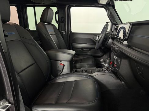 Used 2025 Jeep Wrangler Unlimited Rubicon 4xe w/ Safety Group AWD/4WD image 34