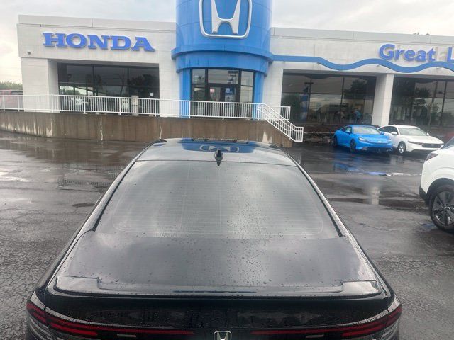 Used 2024 Honda Accord Sport image 7