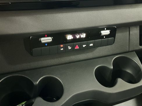 Used 2025 Mercedes-Benz Sprinter 3500 image 5