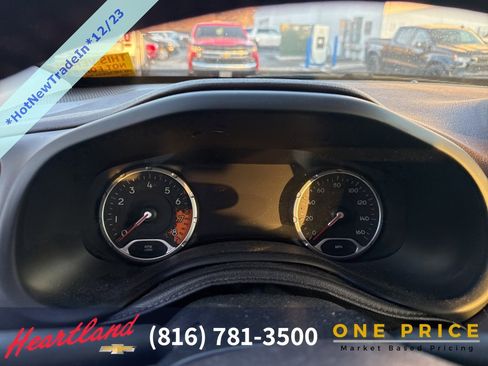 Used 2015 Jeep Renegade Limited image 7