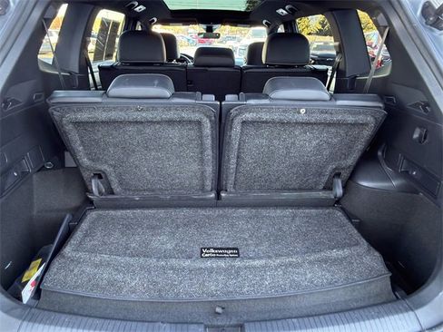 Used 2023 Volkswagen Tiguan SE R-Line image 28