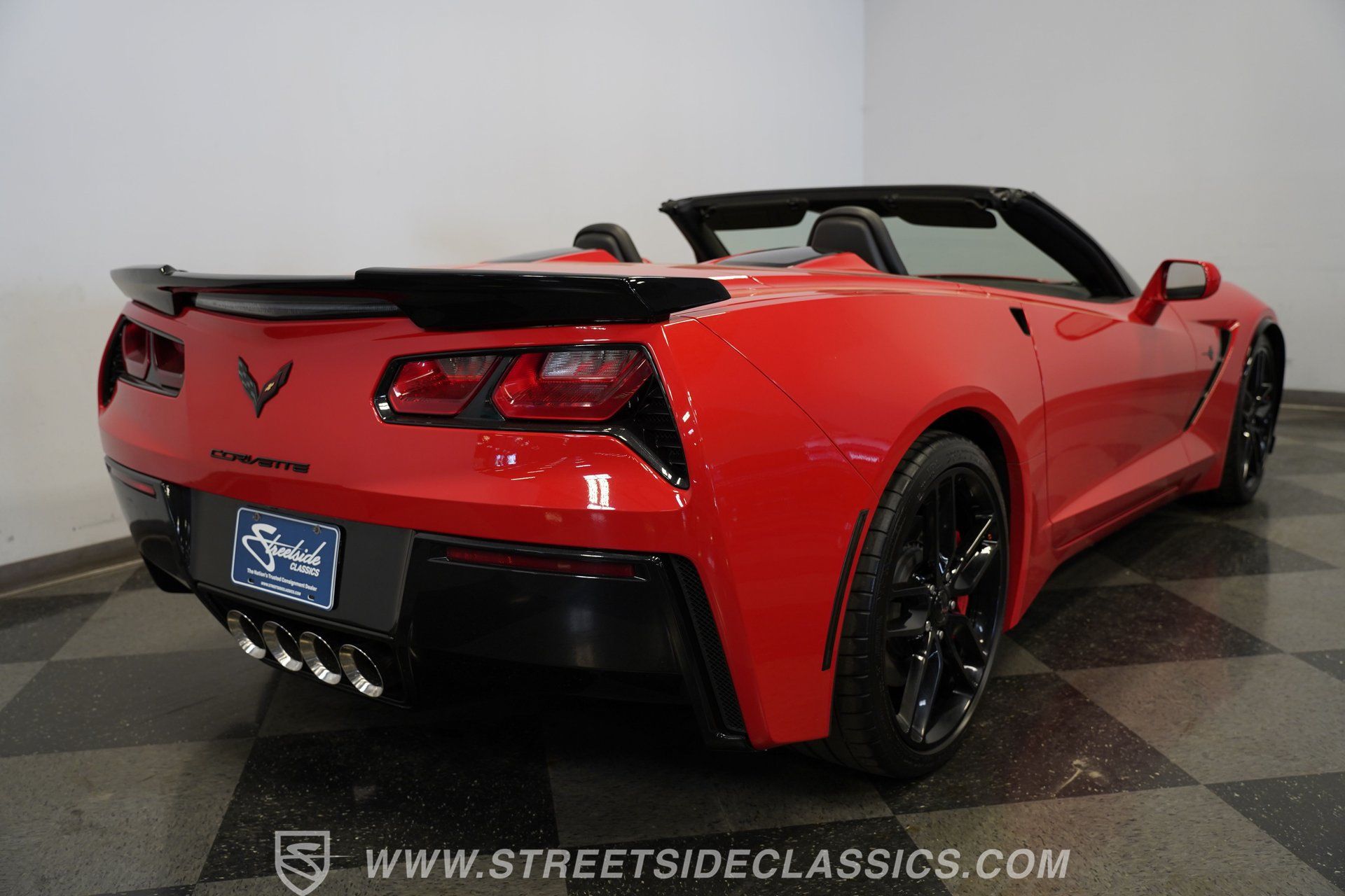Used 2019 Chevrolet Corvette Stingray Convertible w/ Carbon Flash Badge Package RWD image 12