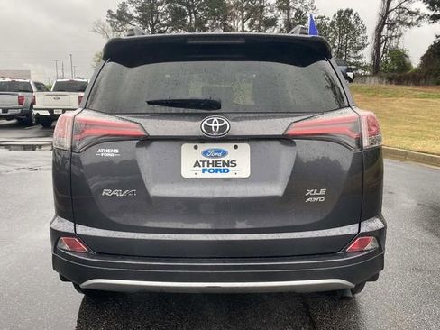 Used 2018 Toyota RAV4 XLE image 4