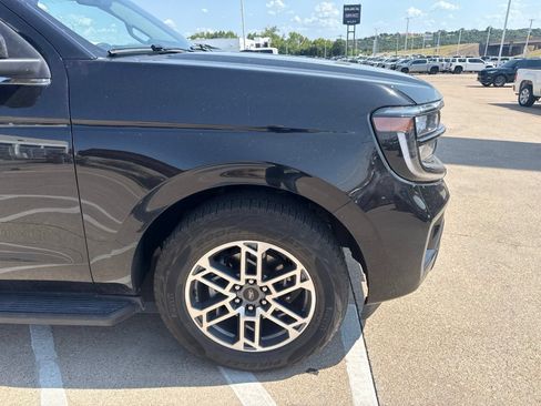 Used 2026 Ford Expedition Active AWD/4WD image 4