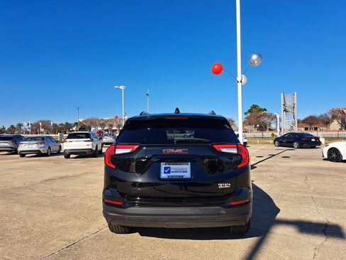 Used 2023 GMC Terrain SLE w/ Driver Convenience Package image 6