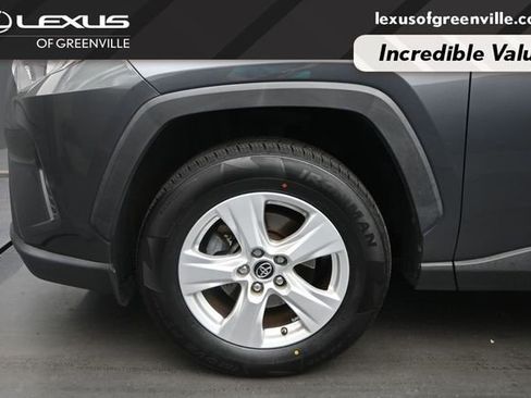 Used 2019 Toyota RAV4 XLE w/ Convenience Package FWD image 9