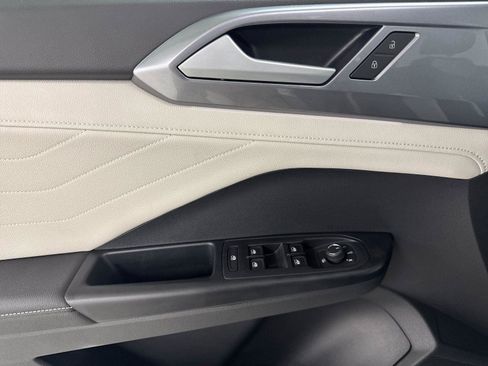 New 2026 Volkswagen Taos SEL AWD/4WD image 10