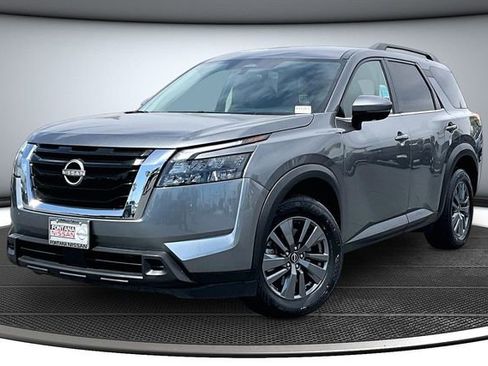Certified 2024 Nissan Pathfinder SV FWD image 3