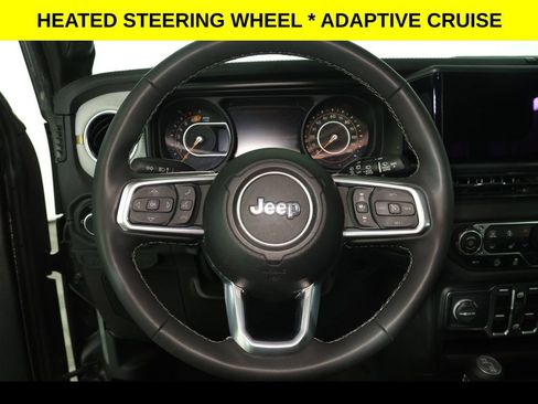 Used 2025 Jeep Wrangler Unlimited Sahara AWD/4WD image 6