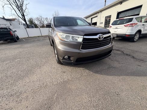 Used 2015 Toyota Highlander Plus AWD/4WD image 51