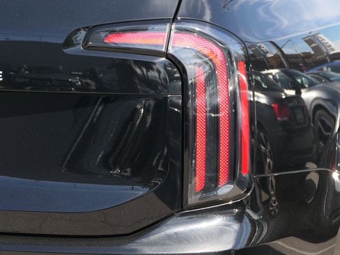 Used 2024 Kia Telluride SX image 3