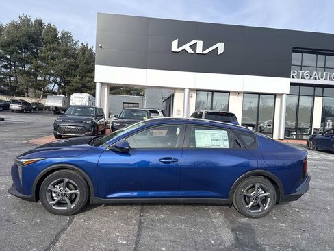 New 2025 Kia K4 LXS image 2